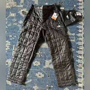 North Face NWT ski/waterproof pants. Size Large